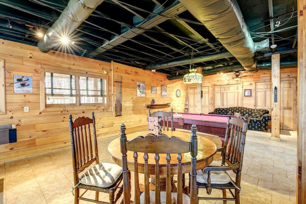 Blue Ridge Bliss- Spacious Cabin, Pets, Hot Tub! Extérieur photo
