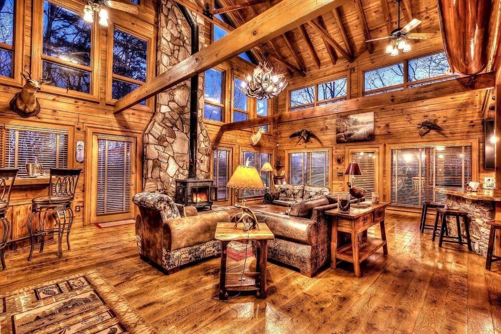 Blue Ridge Bliss- Spacious Cabin, Pets, Hot Tub! Extérieur photo