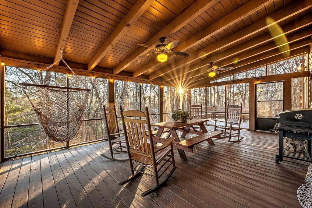 Blue Ridge Bliss- Spacious Cabin, Pets, Hot Tub! Extérieur photo